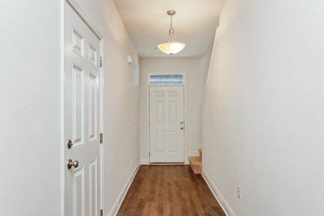 Building Photo - 173 Iron Horse Dr W