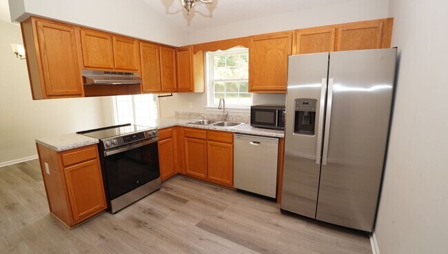 Building Photo - 116 Howell Dr