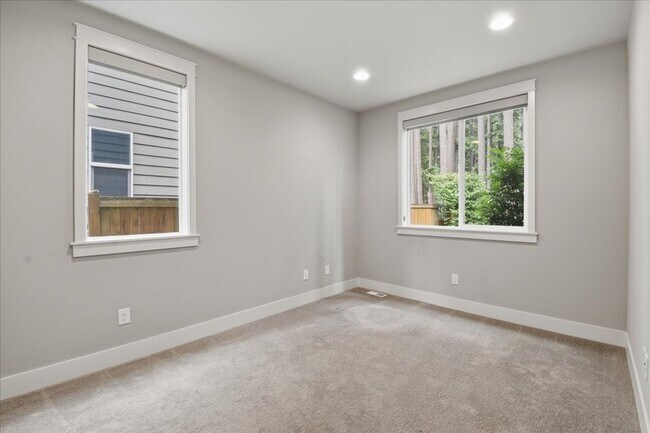 Building Photo - 4bd/4.5ba Sammamish Home
