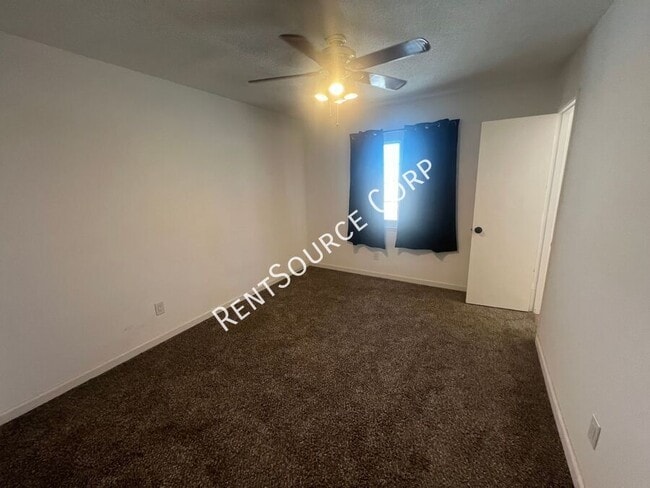 Building Photo - 850 Linda Ln