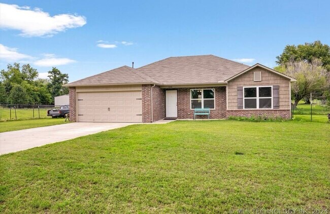 Primary Photo - 1220 W Duncan Rd