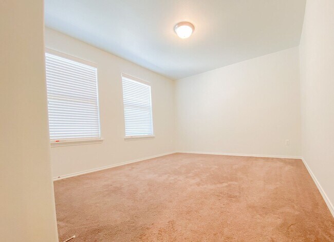 Building Photo - Beautiful 5 BR / 2.5 BA Home for Rent in A...