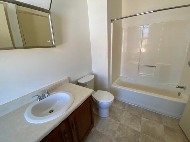 Building Photo - 124 Orange St