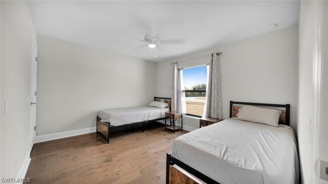 Building Photo - 569 Croydon Ave S