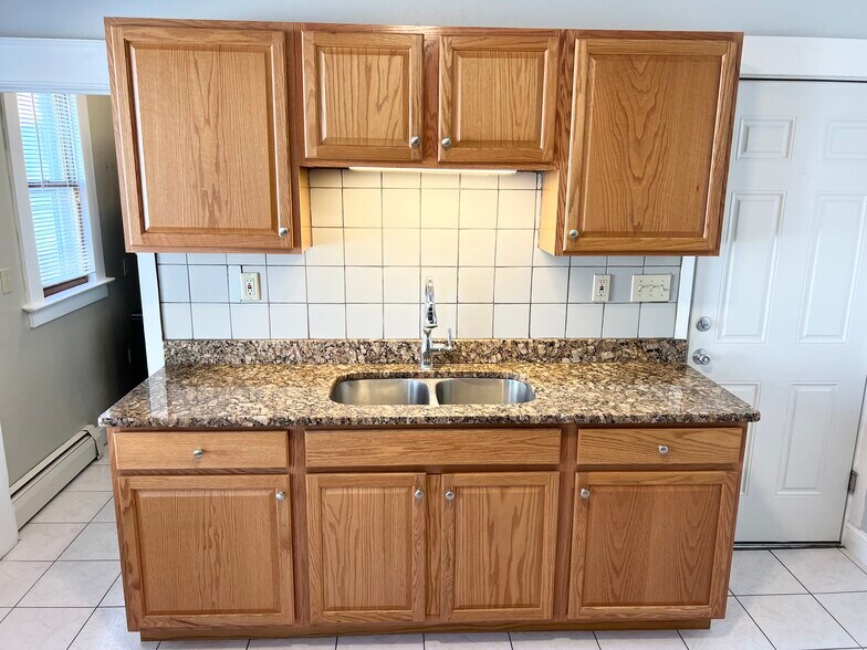 Building Photo - 532 High St