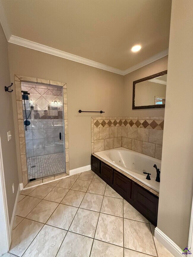 Building Photo - 104 Montview Way