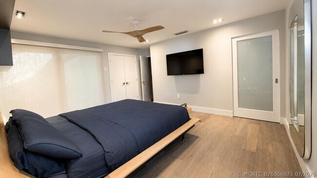 Building Photo - 2571 Tigertail Ave