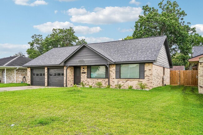 Building Photo - 2801 Coy Dr