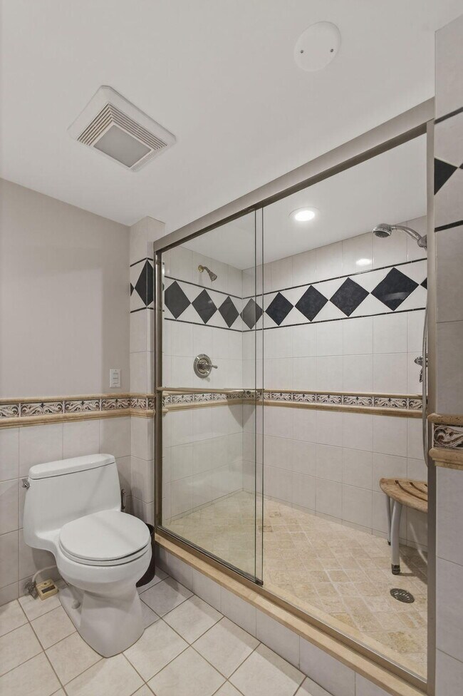 Building Photo - 5550 N Ocean Dr