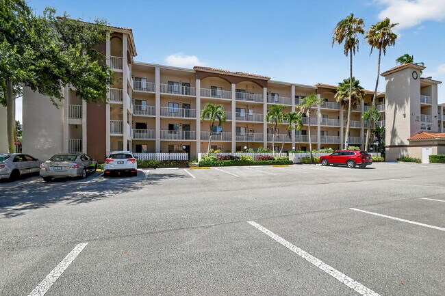 Building Photo - 6193 Pointe Regal Cir