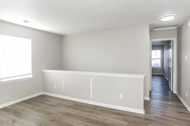 Building Photo - 4509 Connaught E Dr