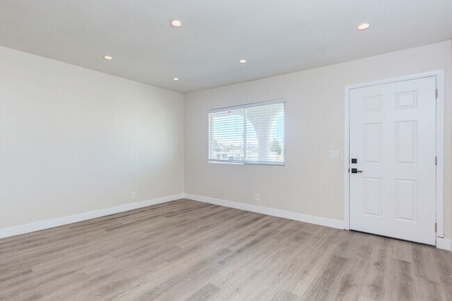 Building Photo - 471 Jefferson Blvd