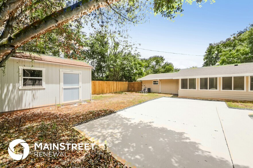 Building Photo - 5622 Clearview Dr