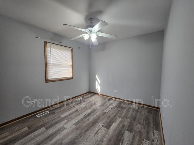 Building Photo - 307 N Rosedale Ct