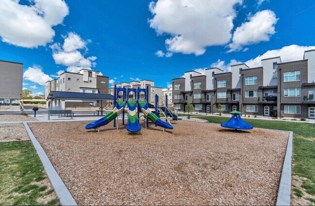 Building Photo - 5512 Victory Lap Ct