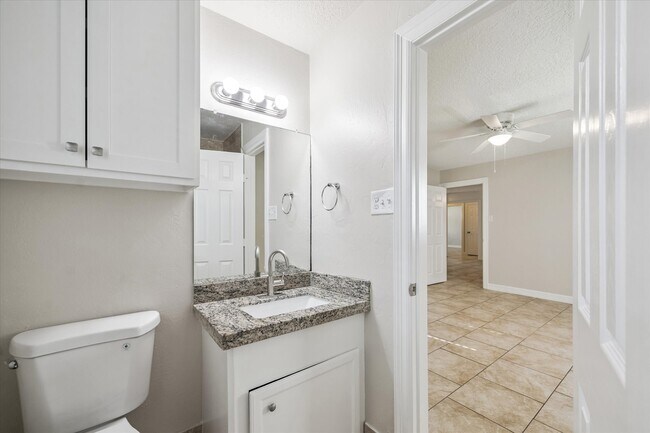 Building Photo - 23103 Berry Pine Dr