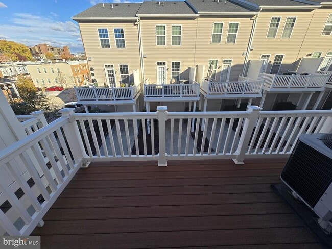 Building Photo - 705 S Macon St.