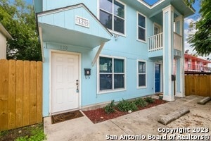 Building Photo - 120 Andrews St