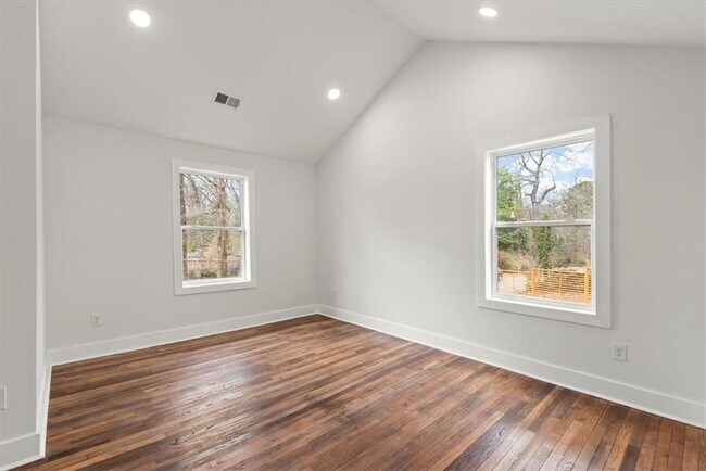 Building Photo - 1552 N Ellington St SE