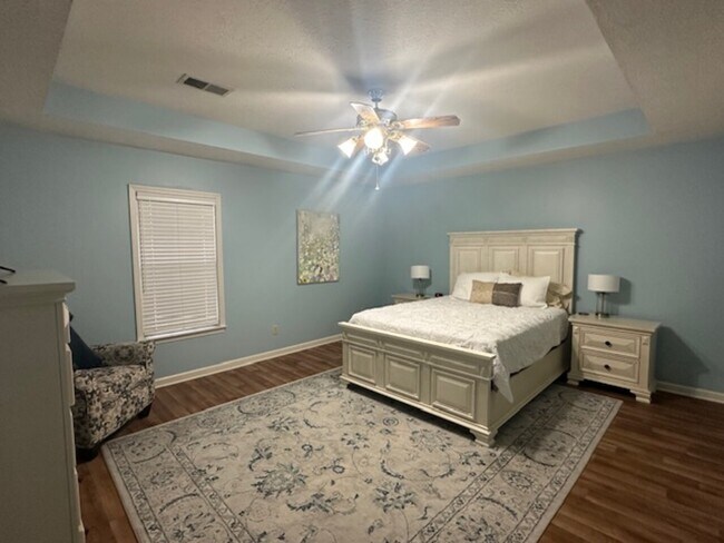 Building Photo - 4 Walnut Grove Cove
