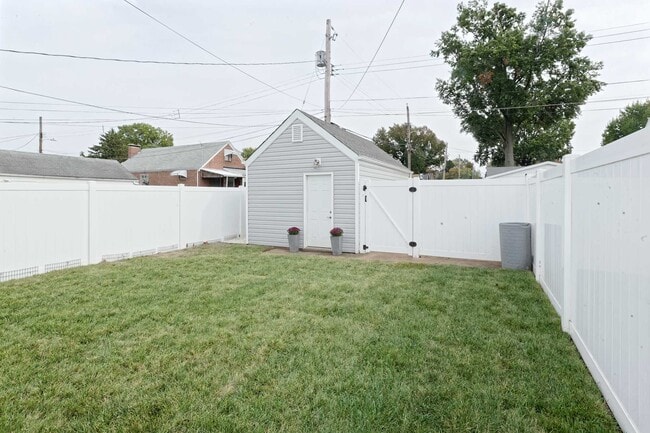 Building Photo - 3554 Jamieson Ave