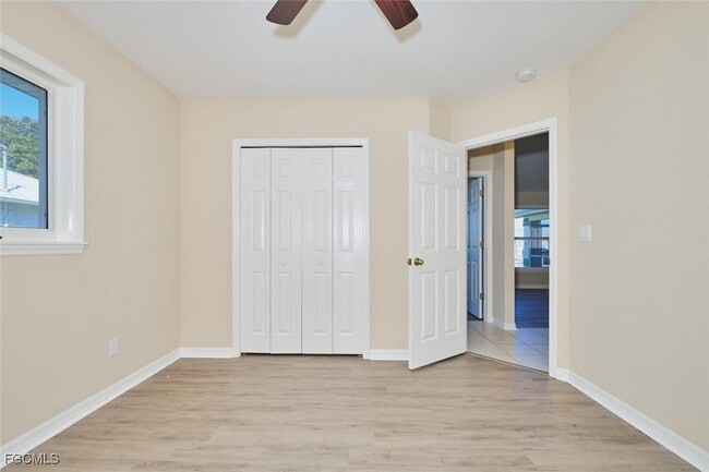 Building Photo - 132 SE 19th Terrace