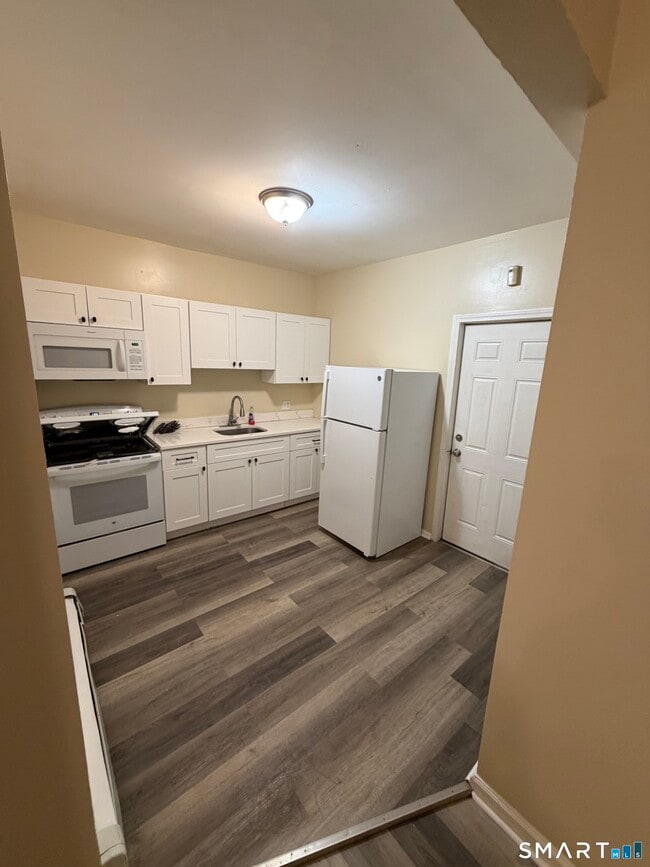 Building Photo - 147 Hazel St