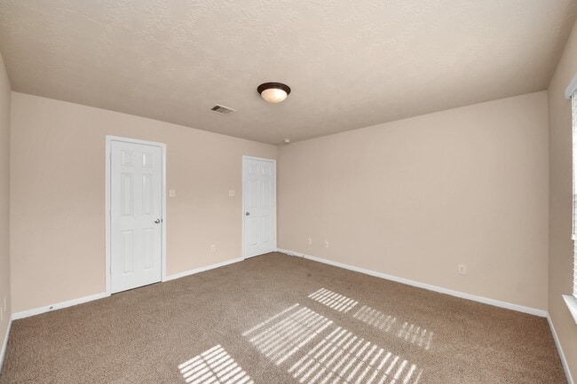 Building Photo - 14311 Lakepointe Bend Ln