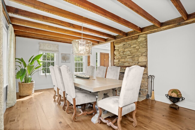 Building Photo - 141 W Norwalk Rd