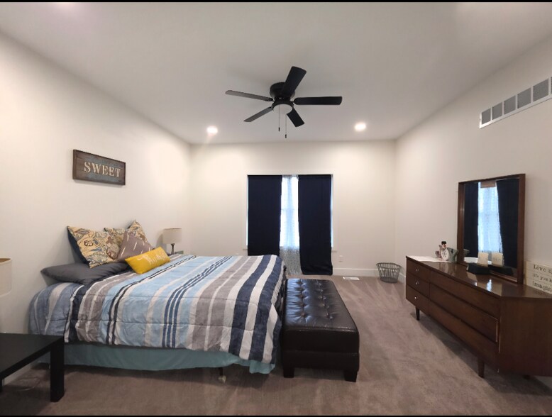 Building Photo - 714 Ringold St