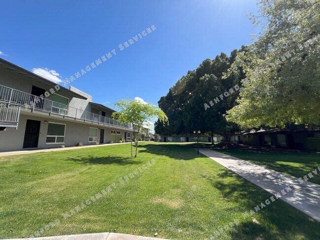 Building Photo - ***MOVE IN SPECIAL***UTILS INCLUDED : ONE BEDROOM UPSTAIRS CONDO