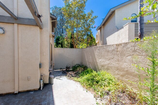 Building Photo - 4478 Via Pasear