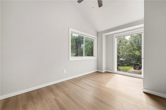 Building Photo - 102 N West Ave