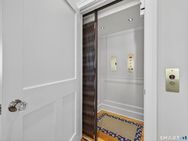 Building Photo - 505 Seaside Ave