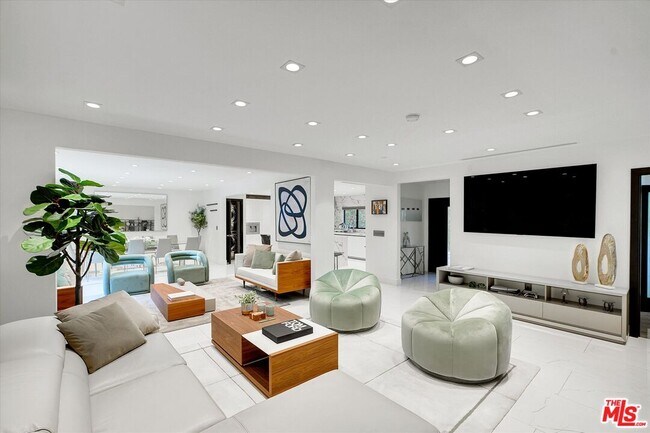 Building Photo - 11364 Sunset Blvd