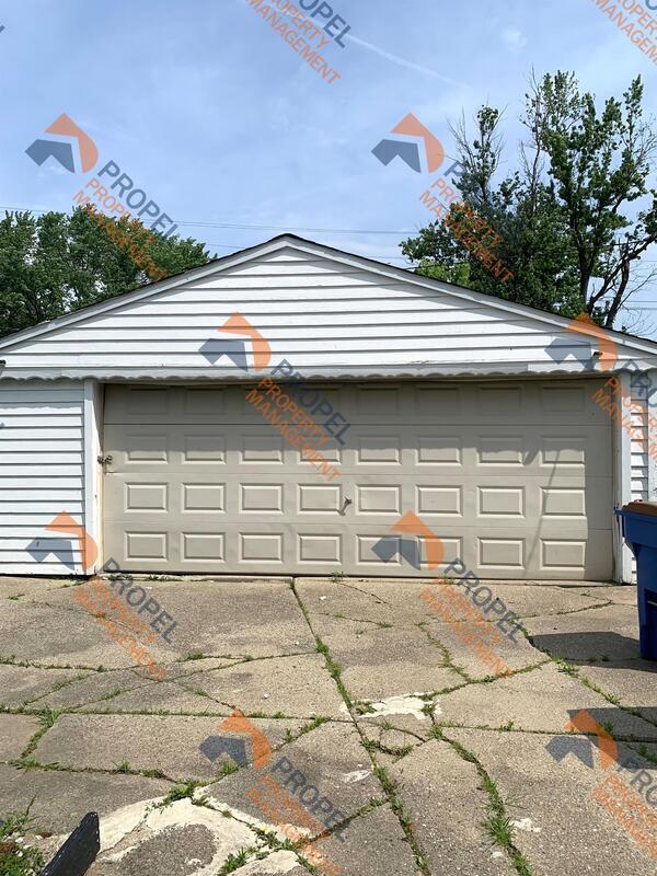 Building Photo - 14387 Leonard Ave