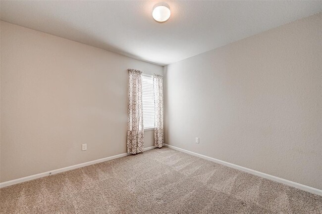 Building Photo - 611 Harvest Bluff Dr