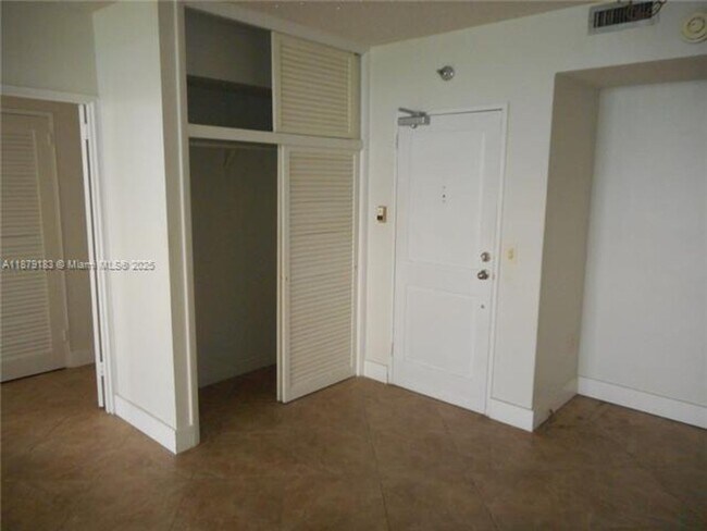 Building Photo - 10185 Collins Ave