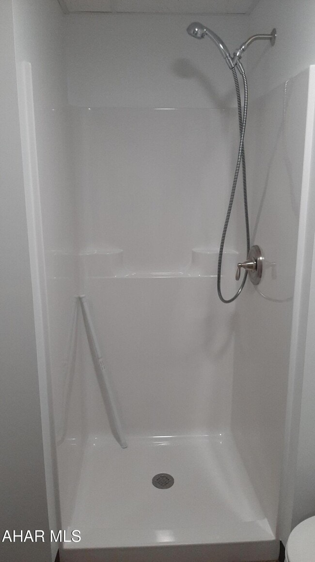 Building Photo - 500 Gallitzin Rd