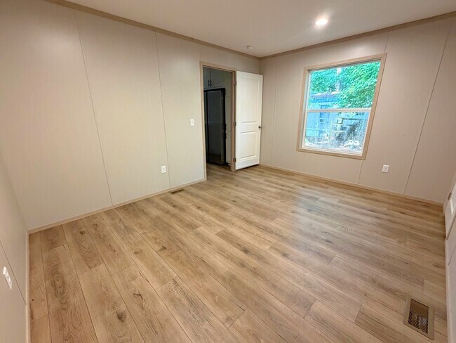 Building Photo - 30528 Black Duck Dr