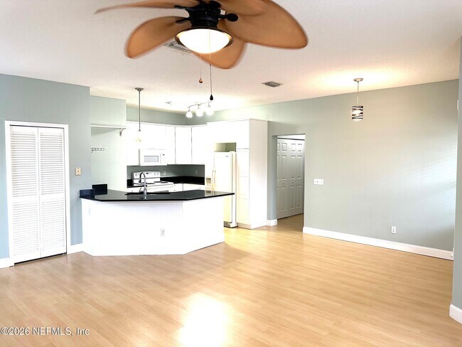 Building Photo - 1723 Forest Lake Cir W