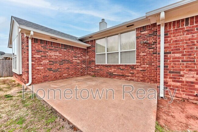 Building Photo - 16416 Oconee Creek Dr