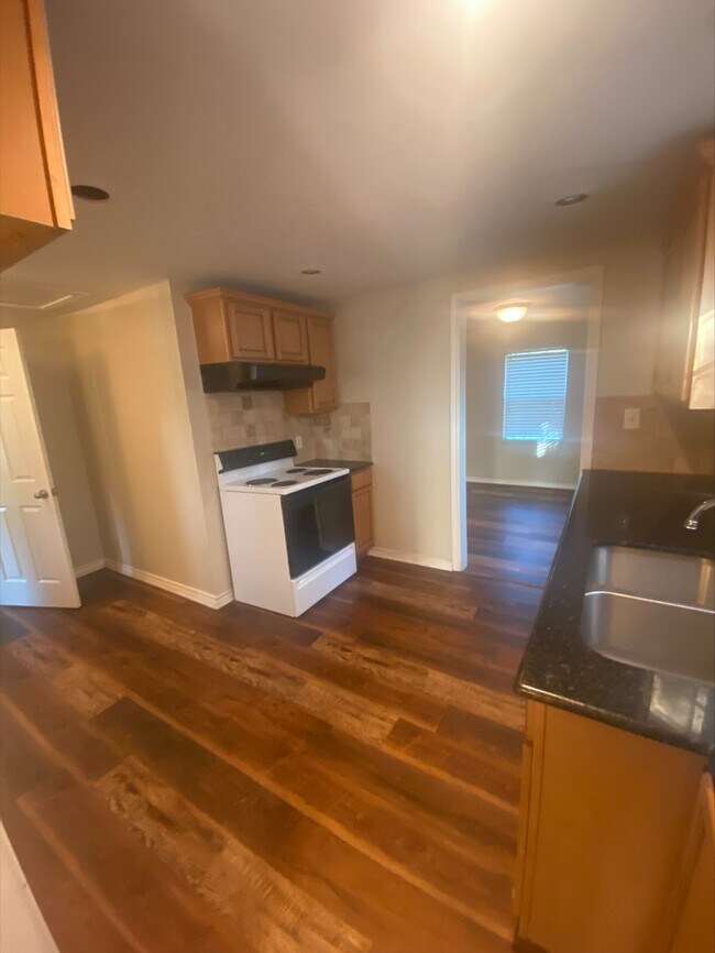 Building Photo - 1191 Big Rock St