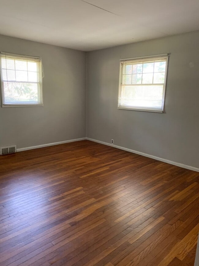 Building Photo - Newly renovated 2 Bedroom country home!