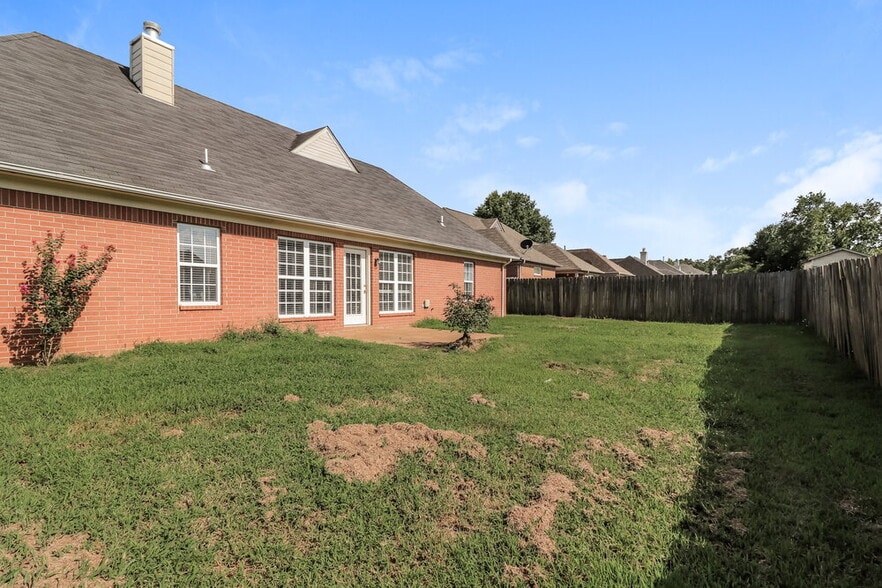 Building Photo - 5061 Thornebrook Cove