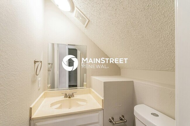 Building Photo - 4 Bedroom Pet-Friendly Home in Cedar Hill, TX with Main Street Renewal
