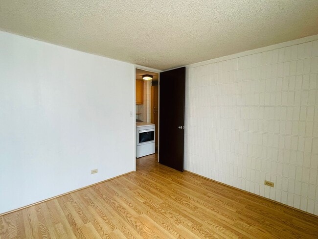 Building Photo - 5065 Likini St