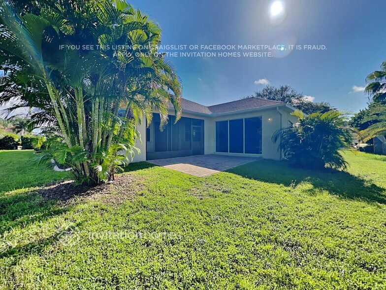 Building Photo - 12122 Aster Ave