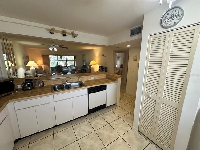 Building Photo - 346 Springdale Dr