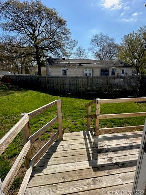 Building Photo - 8 Midway Oval